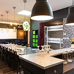 La Maison Devant La Prairie De 4 A 40 Personnes