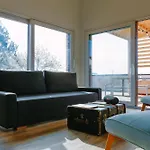 La Maison Devant La Prairie De 4 A 40 Personnes