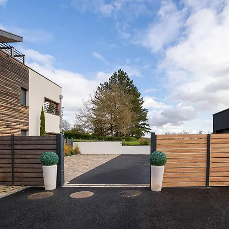 La Maison Devant La Prairie 5 De Contact 06614o9ii9 *