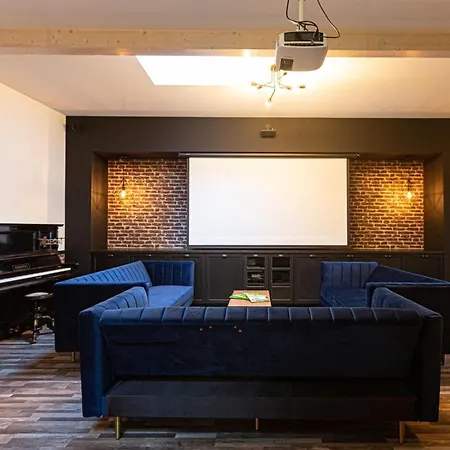 La Maison Devant La Prairie De 4 A 40 Personnes