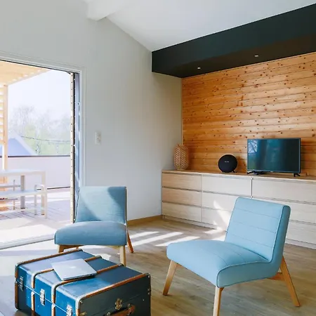La Maison Devant La Prairie De 4 A 40 Personnes