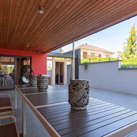 Prázdninový dům La Maison Devant La Prairie De 4 A 40 Personnes *
