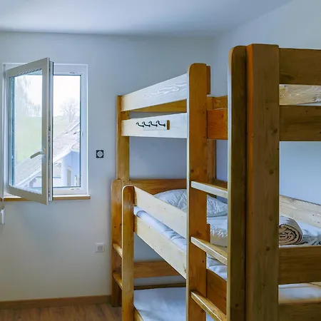 La Maison Devant La Prairie De 4 A 40 Personnes *