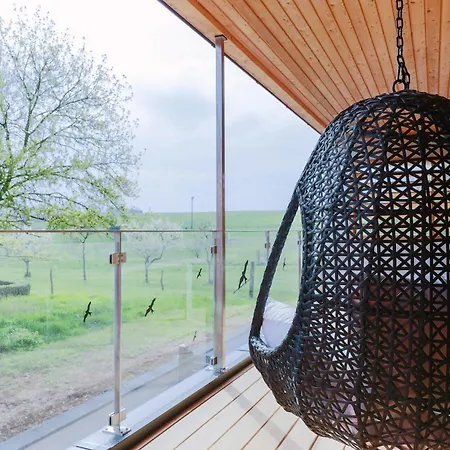La Maison Devant La Prairie De 4 A 40 Personnes