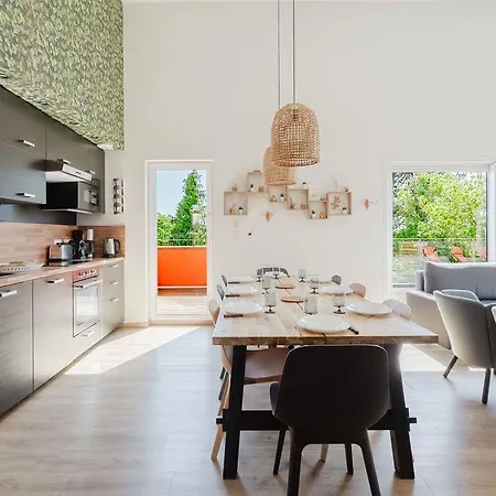 La Maison Devant La Prairie De 4 A 40 Personnes Dom wakacyjny *