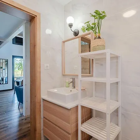 La Maison Devant La Prairie De 4 A 40 Personnes Dom wakacyjny